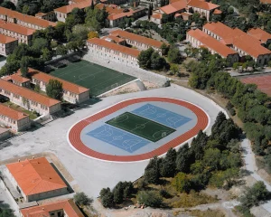 Club de fútbol y pistas deportivas